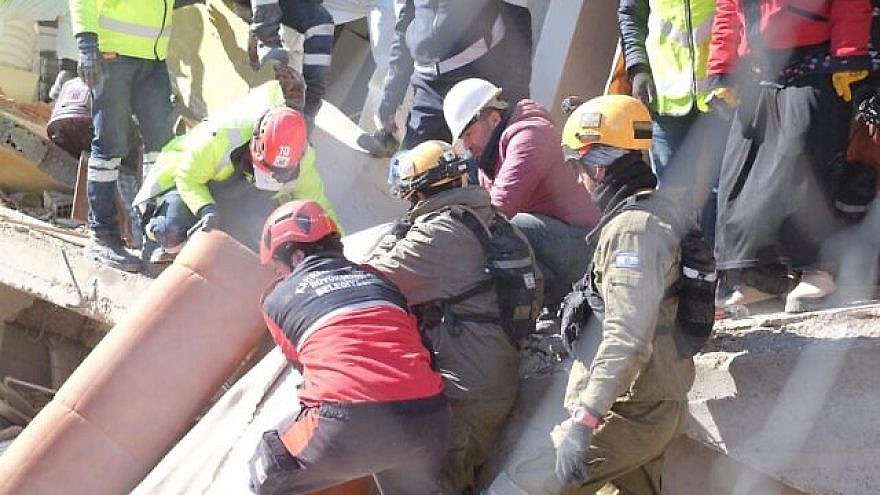 Erdbeben. Ein IDF-Such- und Rettungsteam sucht in der Türkei nach Überlebenden