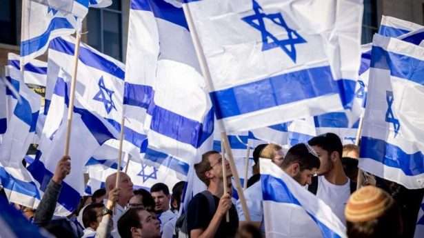Prophezeiungen. Trotz aller Widrigkeiten und Schwierigkeiten ist Israel stark. Das sollte keine Überraschung sein. Die biblische Prophezeiung sagte uns, dass es so sein würde.