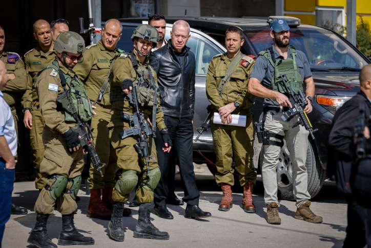 Rechtsreformen. Verteidigungsminister Yoav Galant besucht den Tator in Huwara.