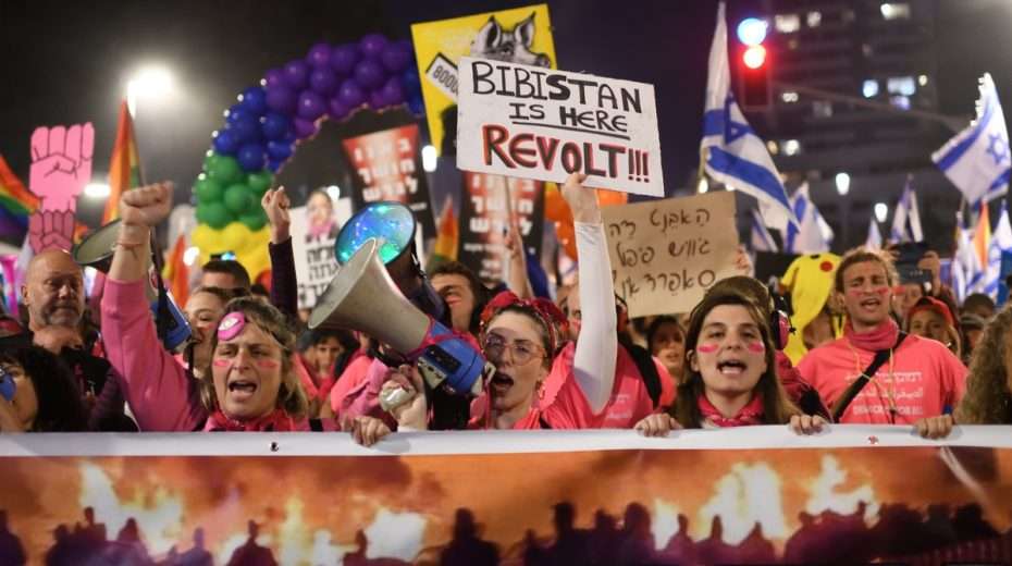 Brüder. Einige Israelis sagen nun, dass sie ein Israel, das von Leuten regiert wird, mit denen sie nicht einverstanden sind, weder akzeptieren noch verteidigen werden. So viel zum Thema Familienbande?