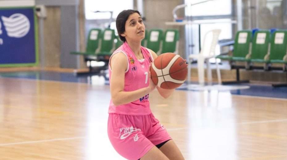 Mirna Sayeh ist die erste Palästinenserin, die in Israels höchster Basketballliga spielt.