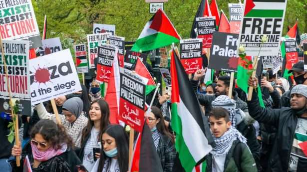 Palästinenser. Ohne Israel wäre "Palästina" eine weitere arabische Diktatur.