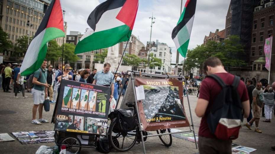 Palästinenser. Die Befürworter der palästinensischen Sache glauben, dass sie den palästinensischen Arabern helfen, wenn sie Hass auf Israel verbreiten. Das Gegenteil ist der Fall. Foto: Hadas Parush/Flash90