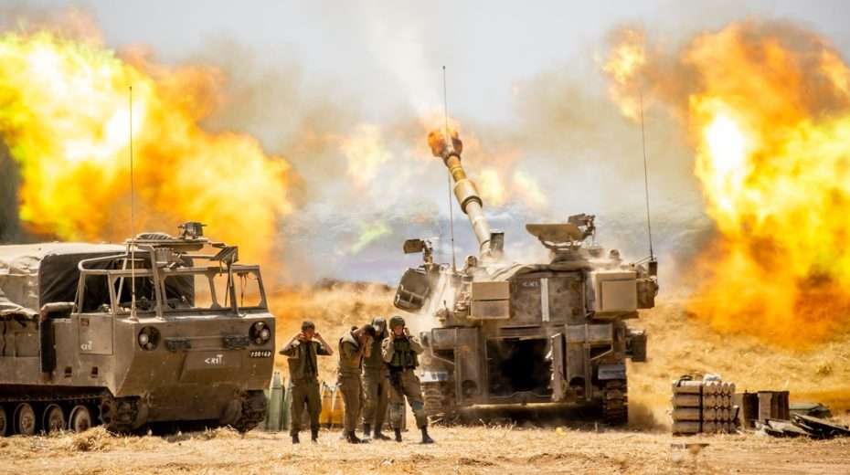 Illustration. Israeli forces return fire after Gaza terrorists launch rockets. Photo by Yonatan Sindel/Flash90