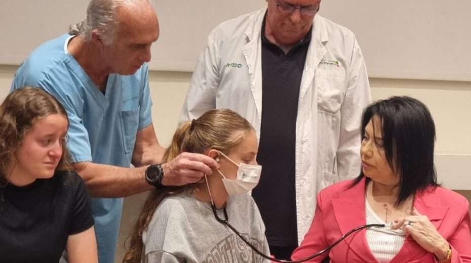 Family Hears Slain Mother’s Heartbeat In Transplant Recipient The daughters of Lucy Dee, who was killed in a Passover terrorist shooting, listen to their mother's heart beat in the chest of a transplant recipient. Photo courtesy of Beilinson Hospital