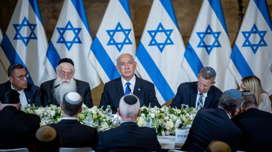 Netanyahu “Deserves to Suffer in Hell,” Says Top Opposition Lawmaker Netanyahu is facing a budget crisis as Orthodox Jewish coalition partners demand more money. Photo by Yonatan Sindel/Flash90