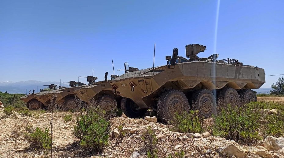 Nahal Brigade infantrymen drill for the first time with Eitan APCs, May 28, 2023. Credit: Ministry of Defense Spokesperson’s Office and IDF Spokesperson’s Unit.