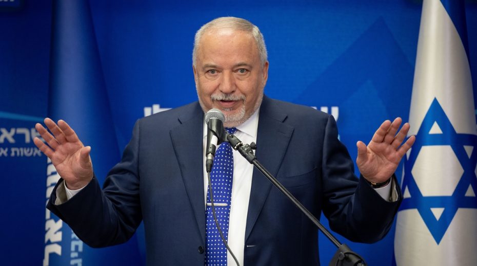 “Messiah Will Come Before I Join Netanyahu!” Former cabinet minister Avigdor Liberman says Messiah will come before he'll again sit in a government with Netanyahu and "messianic" Jews. Photo by Yonatan Sindel/Flash90