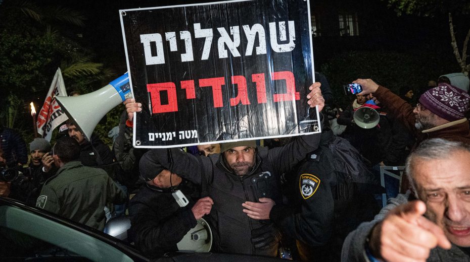 Tachles with Aviel – Does God only play in right-wing teams?