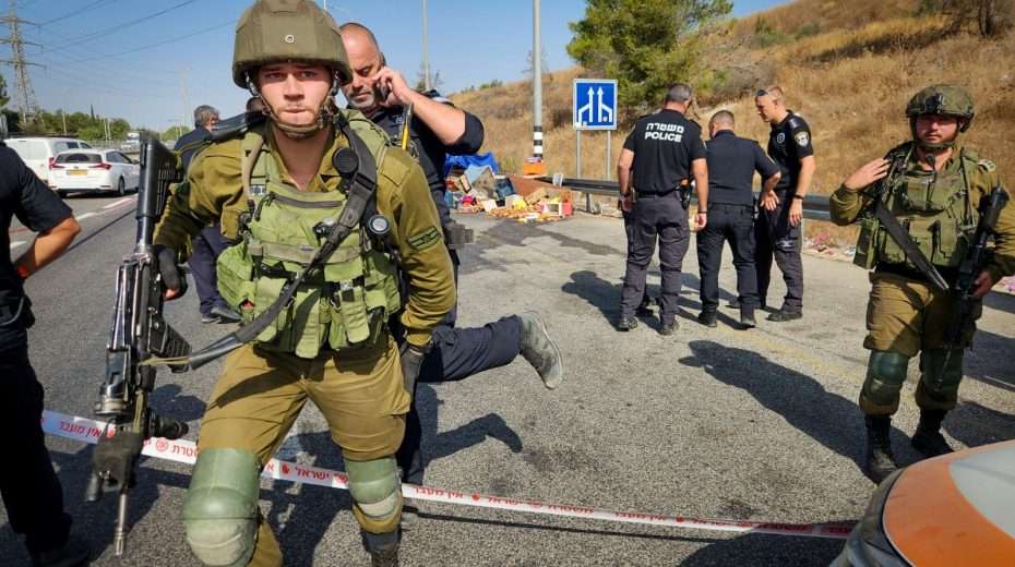 One killed, 2 wounded in terrorist truck ramming attack Israeli soldiers secure the scene following a deadly terrorist truck ramming attack near Modiin. Photo by Jonathan Shaul/Flash90