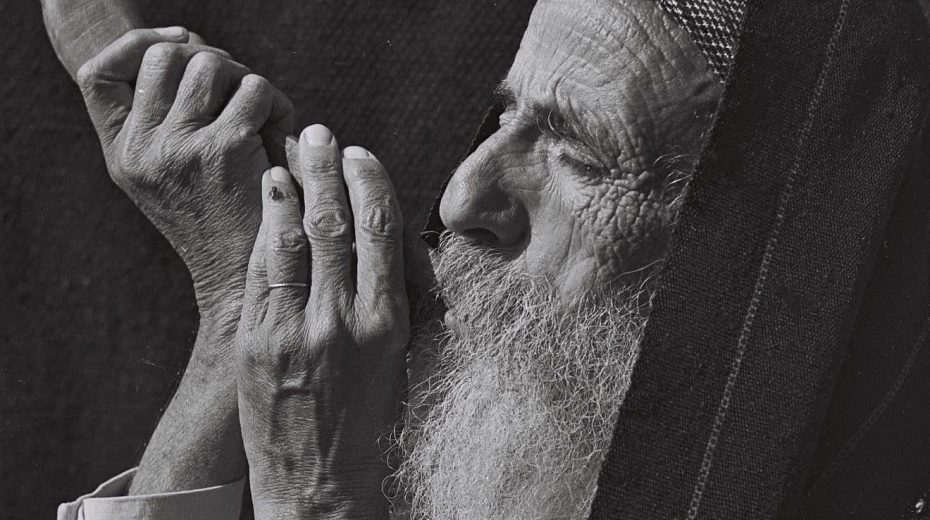 ‘There is no king without a people’: The mystic secret of Rosh Hashanah An older Yemenite man blowing the shofar. Credit: from National Photo Collection of Israel/GPO via Wikimedia Commons.