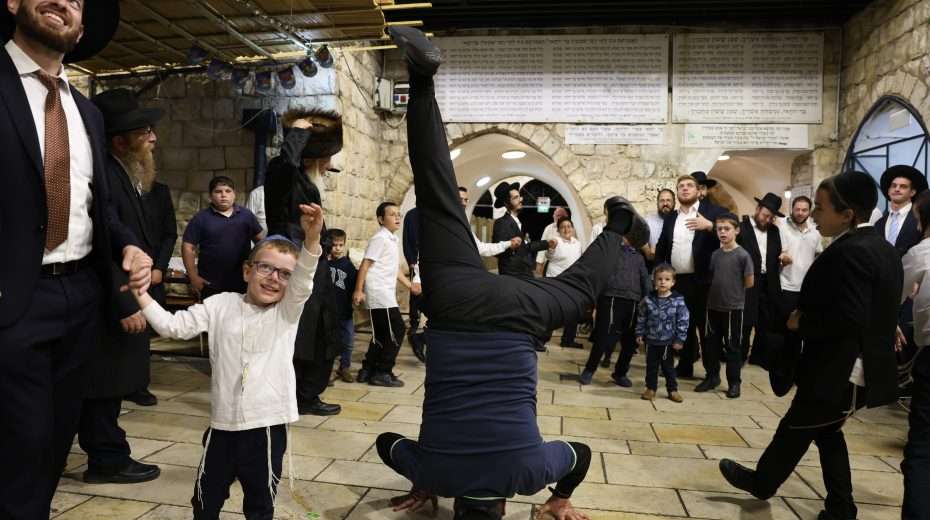 Party time in the sukkah