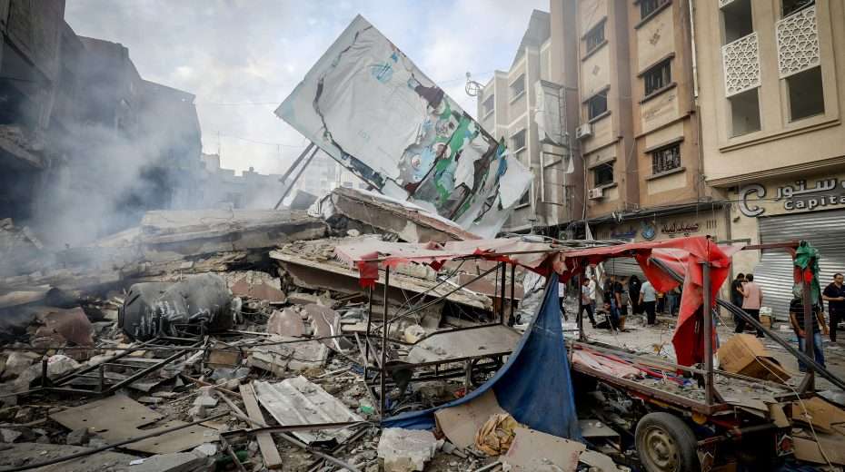 Tachles with Aviel – First war and hell Khan Yunis after an Israeli airstrike in the southern Gaza Strip, on October 10, 2023. Photo by Abed Rahim Khatib/Flash90