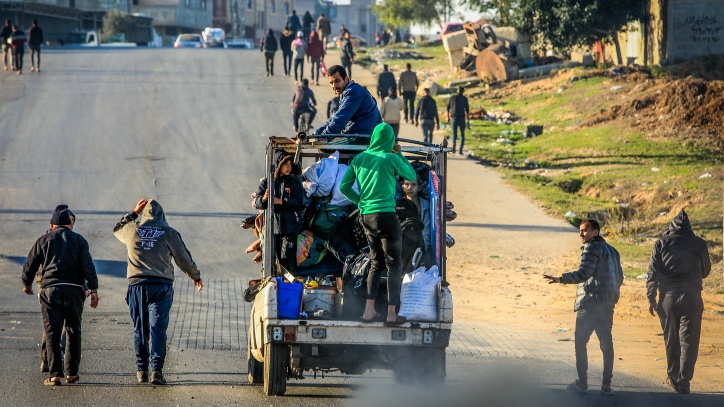 Palestinians flee the war zone via a humanitarian corridor opened by Israeli forces. Photo by Abed Rahim Khatib/Flash90