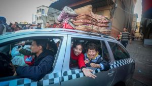 Palestinians flee Khan Yunis to Rafah in the southern Gaza Strip on Dec. 25, 2023. Photo by Atia Mohammed/Flash90.