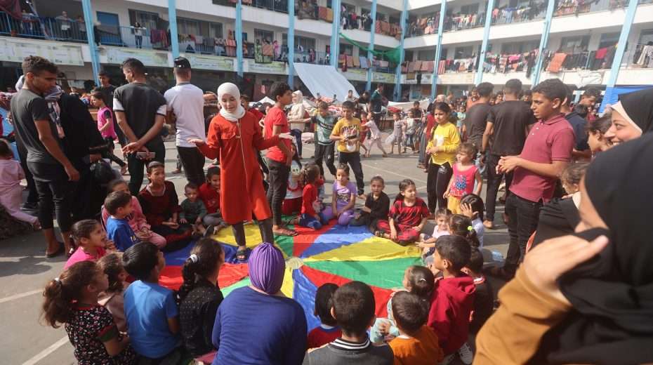 Palestinian children play at an UNRWA camp in Khan Yunis in the southern Gaza Strip on October 23, 2023. Photo: Atia Mohammed/Flash90