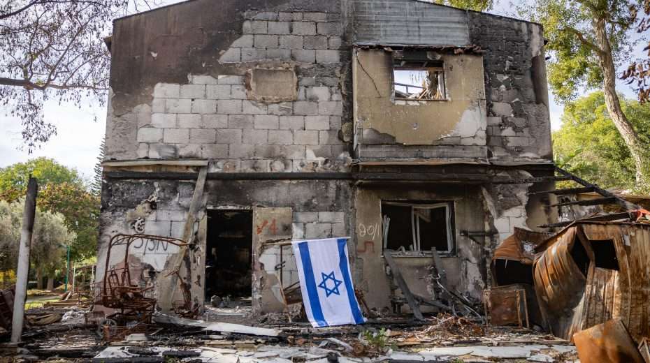 An aftermath of destruction caused by Hamas terrorists who entered Kibbutz Be'eri near the border between Israel and the Gaza Strip on October 7, 2023. Photo: Yonatan Sindel/Flash90