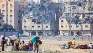 Destroyed buildings after an Israeli airstrike in Khan Yunis, December 2023. Photo: Atia Mohammed/Flash90