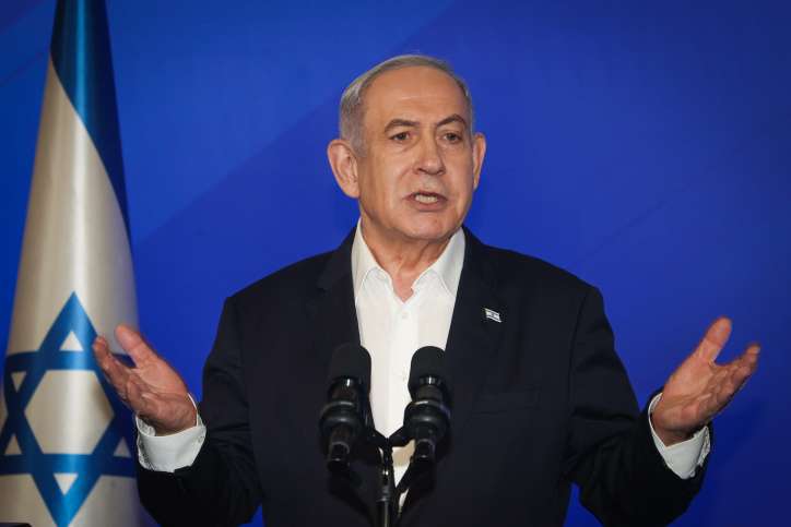 Israeli prime minister Benjamin Netanyahu speaks during a press conference at the Ministry of Defense, in Tel Aviv on January 18, 2024. Photo by Yariv Katz/POOL