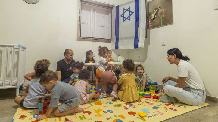 Young Israeli children play inside a bomb shelter at a kindergarden in central Israel, during the war between Israel and Gaza. November 5, 2023. Photo by Yossi Aloni/FLASH90