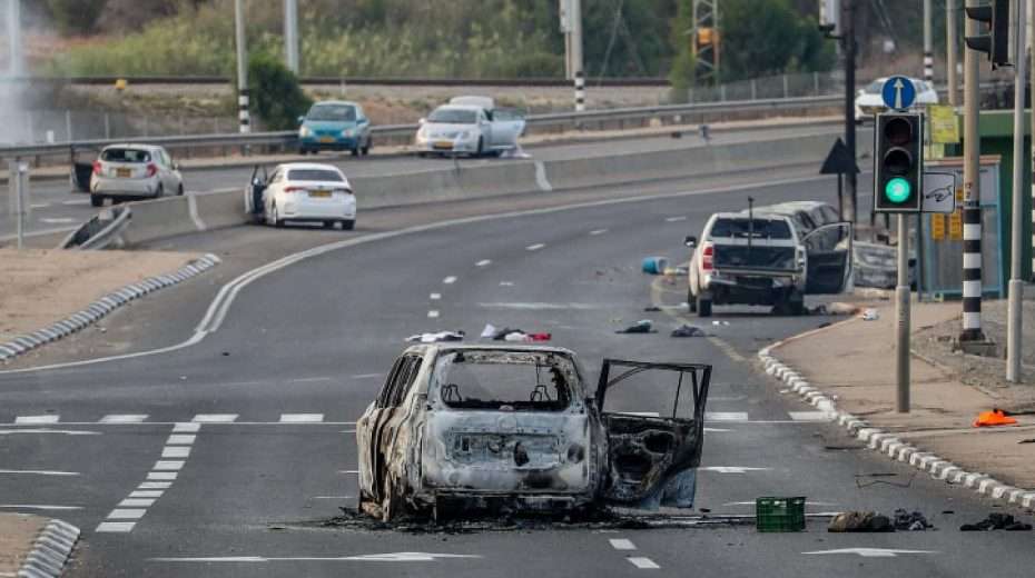 A highway near Sderot after Hamas terrorists killed Israelis en masse on Oct. 7, 2023. Photo by Jamal Awad/Flash90.