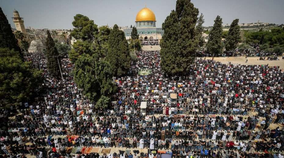 Muslims attend Friday prayers on the Temple Mount in Jerusalem, March 24, 2023. Photo by Jamal Awad/Flash90.
