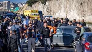 The shock is deep; terrorists caused a bloodbath in the traffic jam. Photo: Chaim Goldberg/Flash90