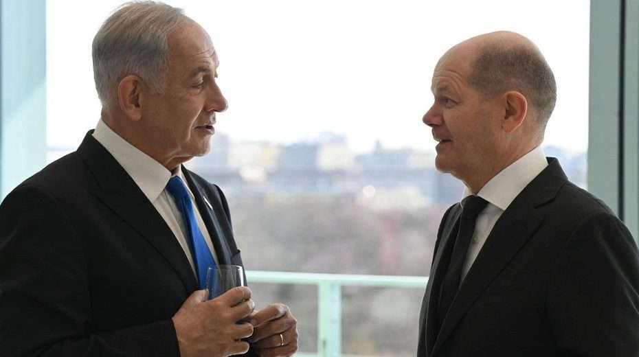Israel's Prime Minister Benjamin Netanyahu, left, speaks with German Chancellor Olaf Scholz at his office in Berlin, Germany, March 16, 2023. Photo by Haim Zach/GPO