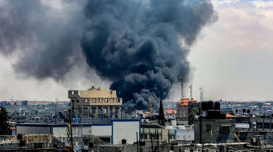Smoke rises after an Israeli air strike in Rafah, in the southern Gaza Strip, May 7, 2024. Photo by Abed Rahim Khatib/Flash90.