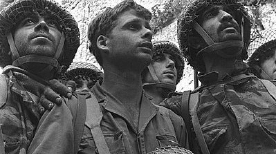 Israeli paratroopers stand in front of the Western Wall in Jerusalem after gaining back Jerusalem as part of the Six-Day War, June 7, 1967. Credit: National Photo Collection of Israel, Goverment Press Office.