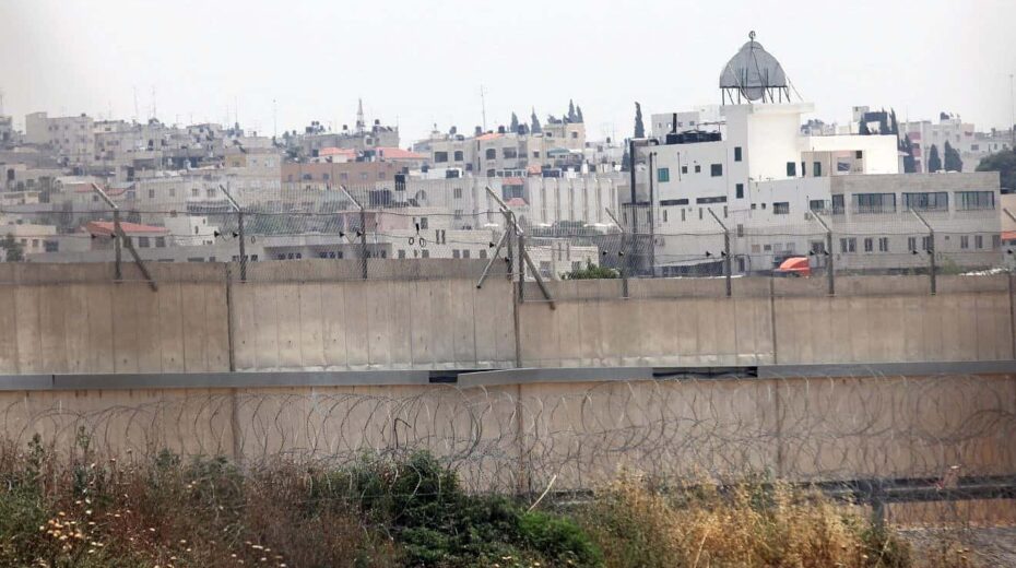 The Judea and Samaria security barrier near Qalqilya in western Samaria, May 17, 2009. Photo by Yossi Zamir/Flash90.
