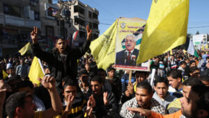 Supporters of Palestinian leader Mahmoud Abbas and the Fatah movement at a rally in Gaza City on November 29, 2012. Photo: Abed Rahim Khatib/Flash 90