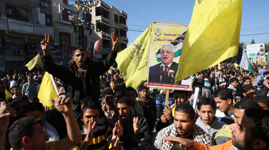 Supporters of Palestinian leader Mahmoud Abbas and the Fatah movement at a rally in Gaza City on November 29, 2012. Photo: Abed Rahim Khatib/Flash 90