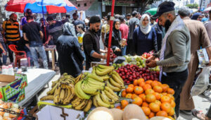 Palestinians from around the Gaza Strip shopping at a market in Deir al-Balah, in the central Gaza Strip, on May 23, 2024. Photo by Abed Rahim Khatib/Flash90