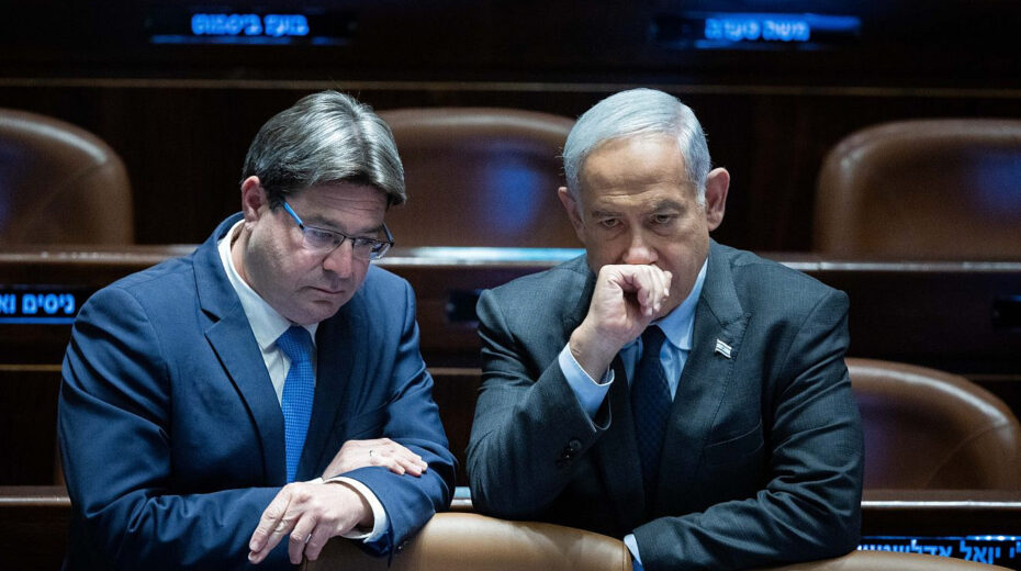 Prime Minister Benjamin Netanyahu and then-Science and Technology Minister Ofir Akunis at the Knesset in Jerusalem, May 1, 2023. Photo by Yonatan Sindel/Flash90.