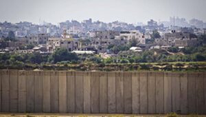 View of Beit Lahia in the northern Gaza Strip from the fence bordering the southern Israeli town of Netiv Ha'asara, Nov. 5, 2016. Photo by Doron Horowitz/Flash90.