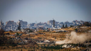 Looking into Gaza from the Israeli side of the border, as IDF troops operate against the Hamas infrastructure. Photo by Chaim Goldberg/Flash90