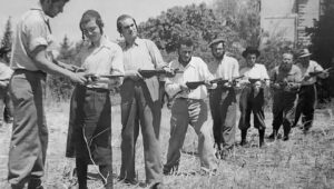 Haredim being trained on weapons during Israel's War of Independence. Credit: IDF Archives.
