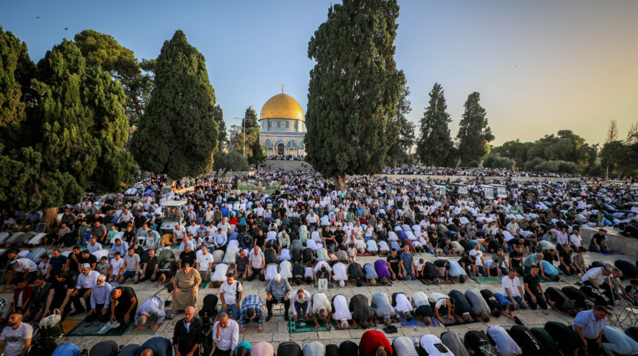 Thousands of Palestinians attend Eid prayers at Al-Aqsa Mosque in Jerusalem. Photo: Jamal Awad/Flash90