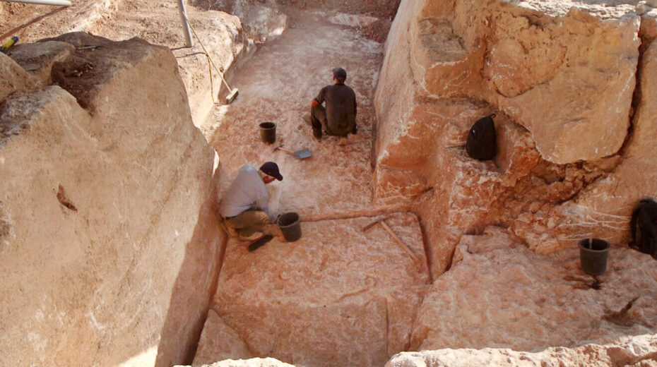 Archaeologists excavate a 2,000-year-old quarry in northern Jerusalem. Credit: Israel Antiquities Authority.