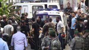 Paramedics transport an injured person to the American University of Beirut Medical Center (AUBMC) following an incident involving wireless devices belonging to Hezbollah members in Beirut, Lebanon, 17 September 2024. Photo: EPA-EFE/WAEL HAMZEH