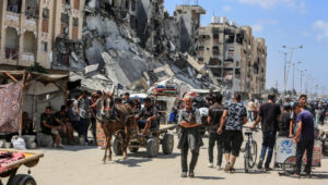 Palestinians fleeing Hamad City to safe areas head towards Al-Mawasi, Khan Yunis, in the southern Gaza Strip, August 11, 2024. Abed Rahim Khatib/Flash90.