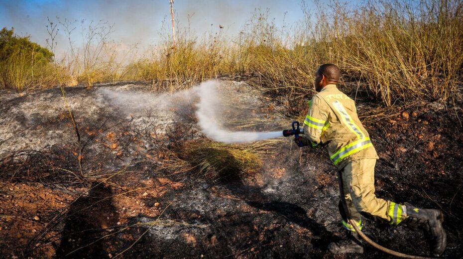 A firefighter after a Yemeni missile hit near Moshav Kfar Daniel, between Modi'in and Ben-Gurion Airport, Sept. 15, 2024. Photo by Yossi Aloni/Flash90.