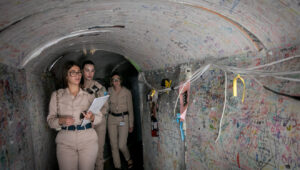 Israeli soldiers visit a tunnel installation at "Hostages Square" in Tel Aviv on May 16, 2024. Photo by Miriam Alster/Flash90.