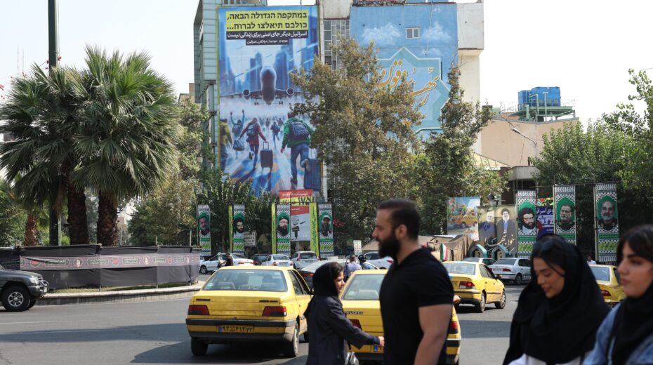 A poster with an anti-Israel slogan in Persian and Hebrew, "Israel is no longer a safe place" and "the next time there is an attack, you must all flee", in Palestine Square in Tehran, Iran, October 16, 2024. Photo: EPA-EFE/ABEDIN TAHERKENAREH