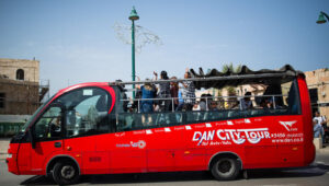 Tourists in Tel Aviv. Photo by Corinna Kern/Flash90