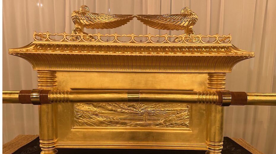 A modern-day Ark of the Covenant was displayed in Jerusalem on Oct. 20, 2024. Photo by Alex Traiman.