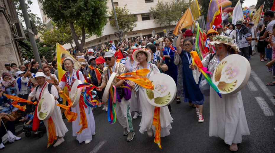 Thousands of Evangelical Christian parade in downtown Jerusalem, marking Sukkot, aka the Feast of the Tabernacles, on Oct. 4, 2023. Photo by Chaim Goldberg/Flash90.