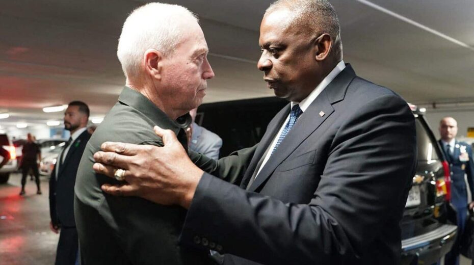 Defense Minister Yoav Gallant (left) meets with U.S. Secretary of Defense Lloyd Austin in Israel on Oct. 13, 2023. Photo by Ariel Hermoni/Israeli Ministry of Defense.