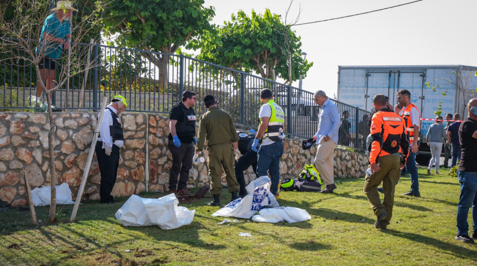 A Hezbollah rocket fired from Lebanon kills an Israeli man in the northern city of Nahariya, November 21, 2024. Photo: Fadi Amun/Flash90
